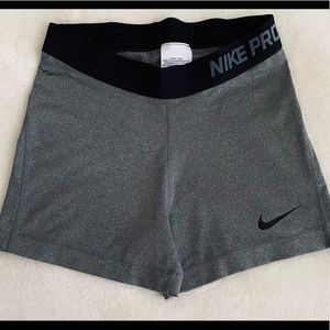 Nike pro shorts • Medium